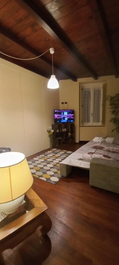 Daisy Apartment In Centro A Como Exterior photo